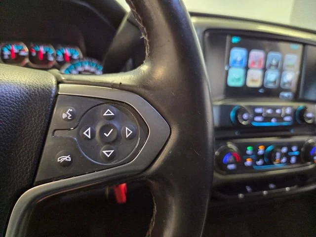 Used 2018 GRAPHITE METALLIC Chevrolet LT image 25