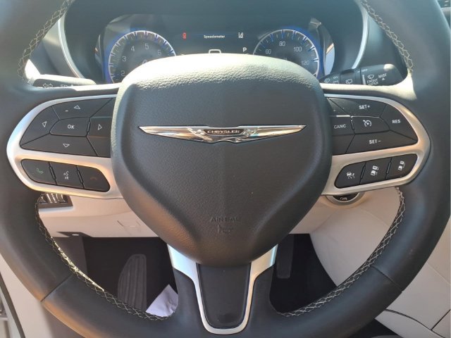 Used 2024  Chrysler Touring L image 10