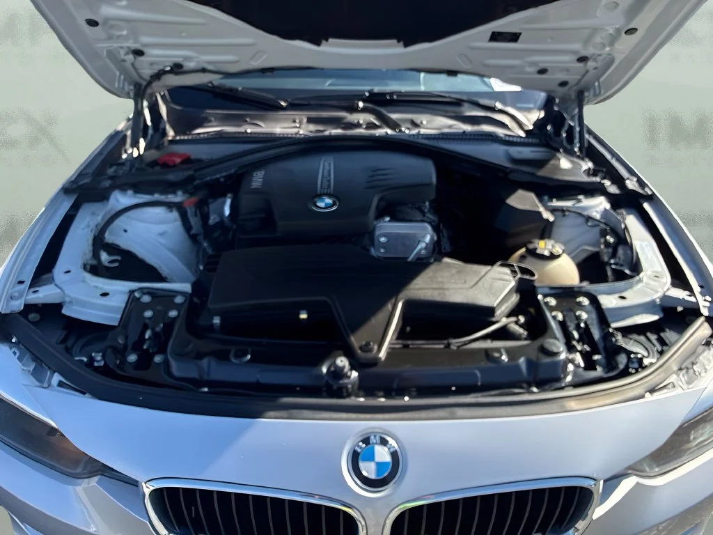 Used 2015 Silver BMW 320i image 27