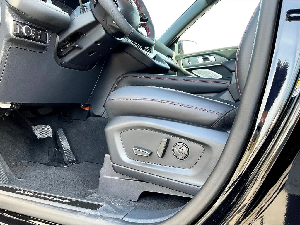 New 2027 Agate Black Metallic Ford ST image 42
