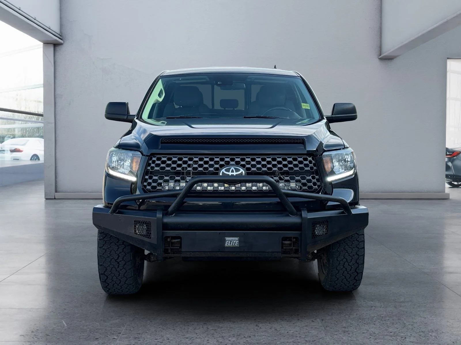 Used 2020 Black Toyota 4x4 Double Cab image 8