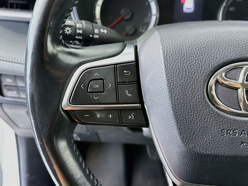 Used 2021 Blizzard Pearl Toyota LE image 11