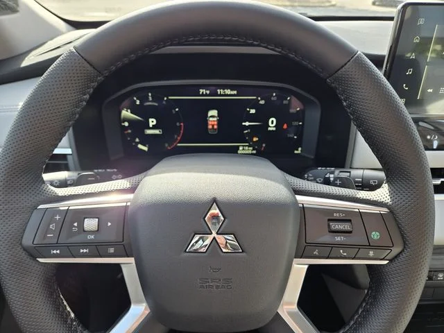 New 2026 White Mitsubishi SE image 15