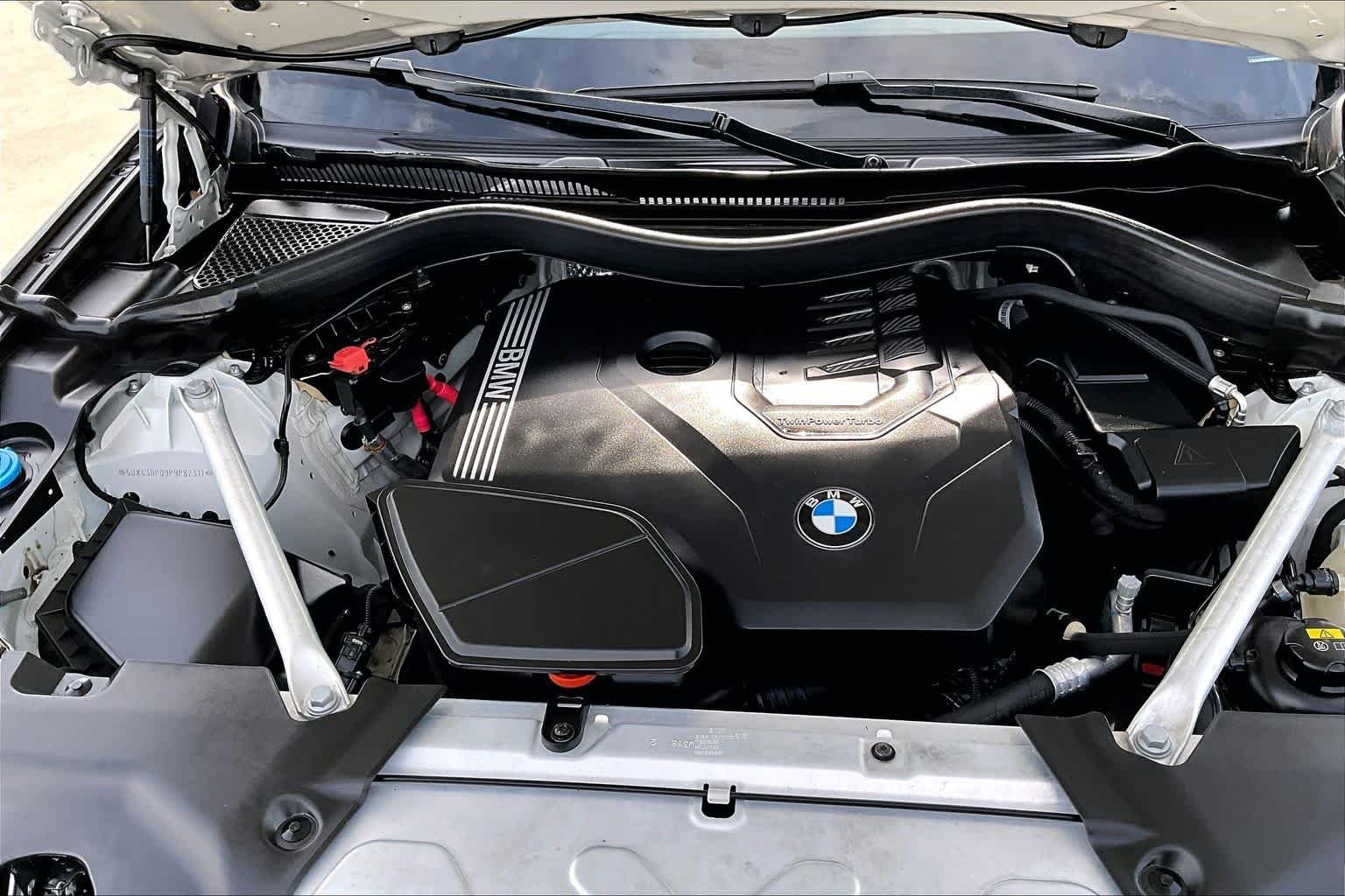 Used 2023 Alpine White BMW sDrive30i image 31