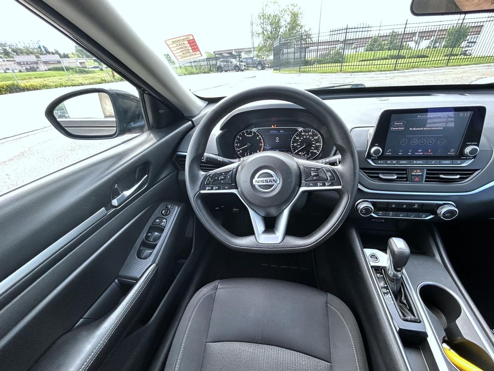 Used 2022 Black Nissan 2.5 SV image 13