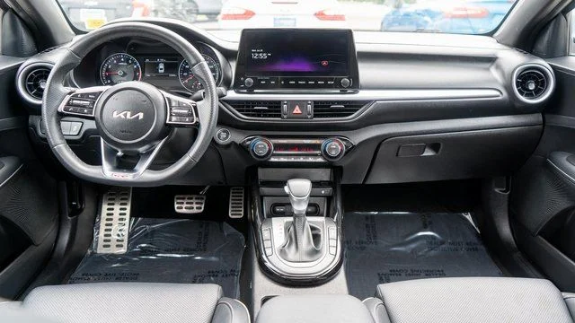 Used 2023 White Kia GT-Line image 15