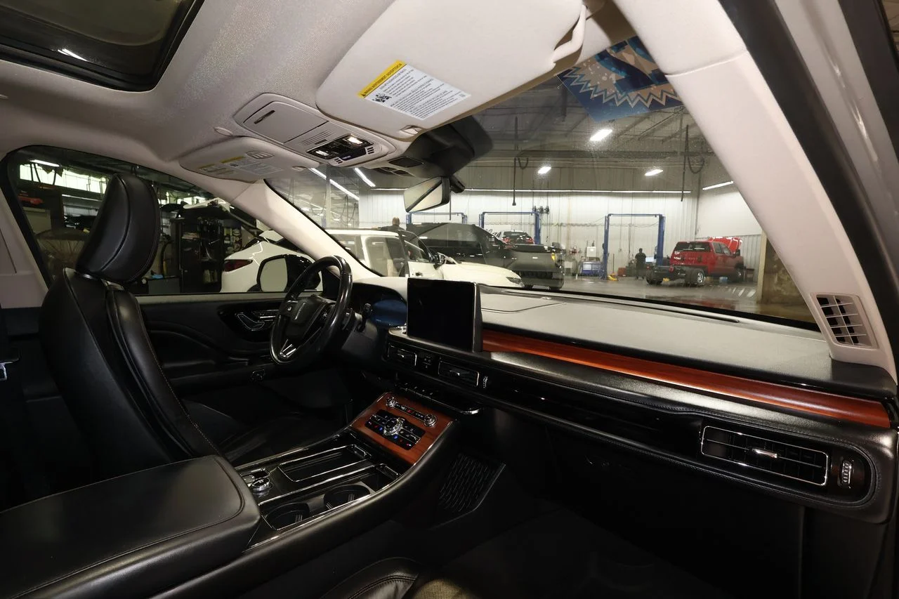 Used 2022 Silver Lincoln Reserve image 29