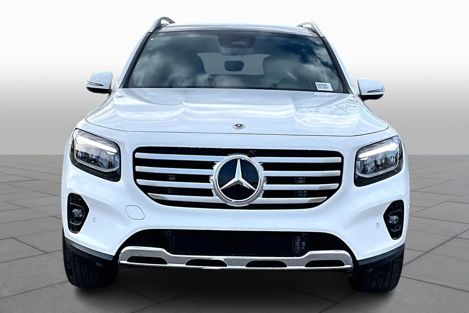 New 2026 Polar White Mercedes-Benz GLB 250 image 3