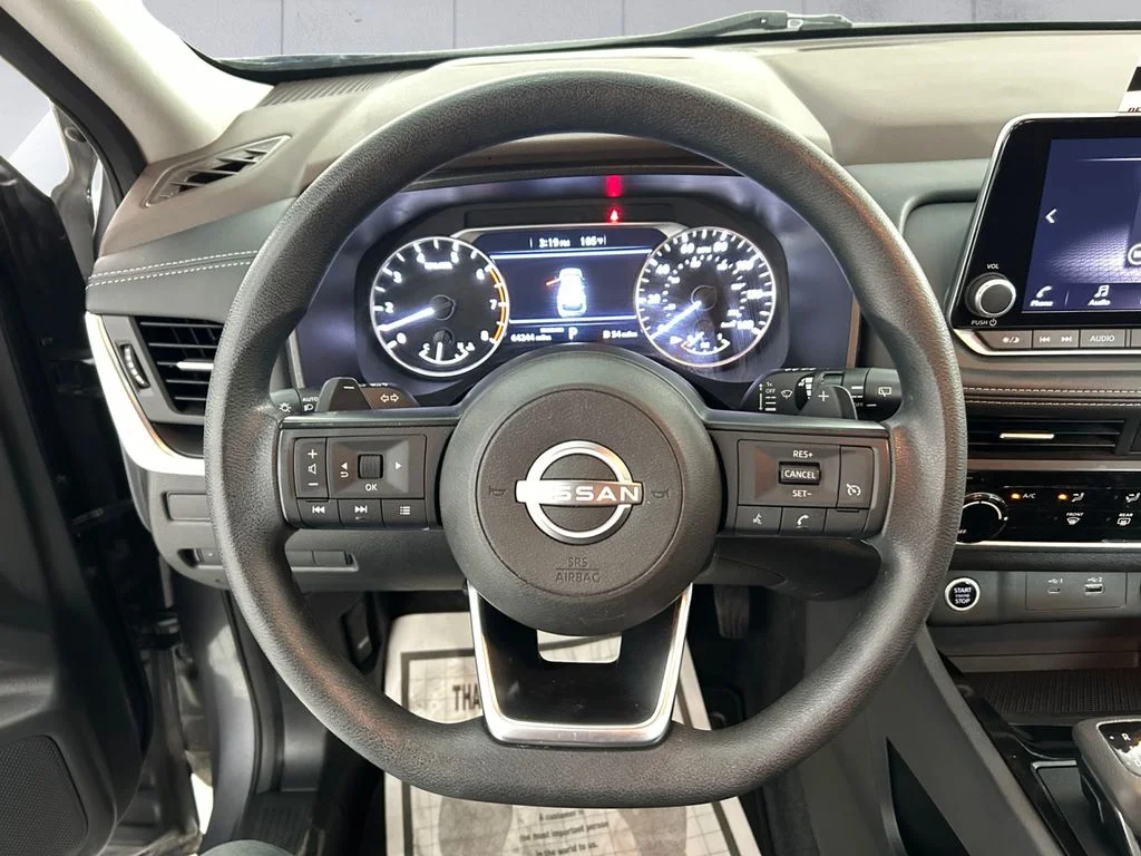 Used 2023 Gray Nissan S image 9