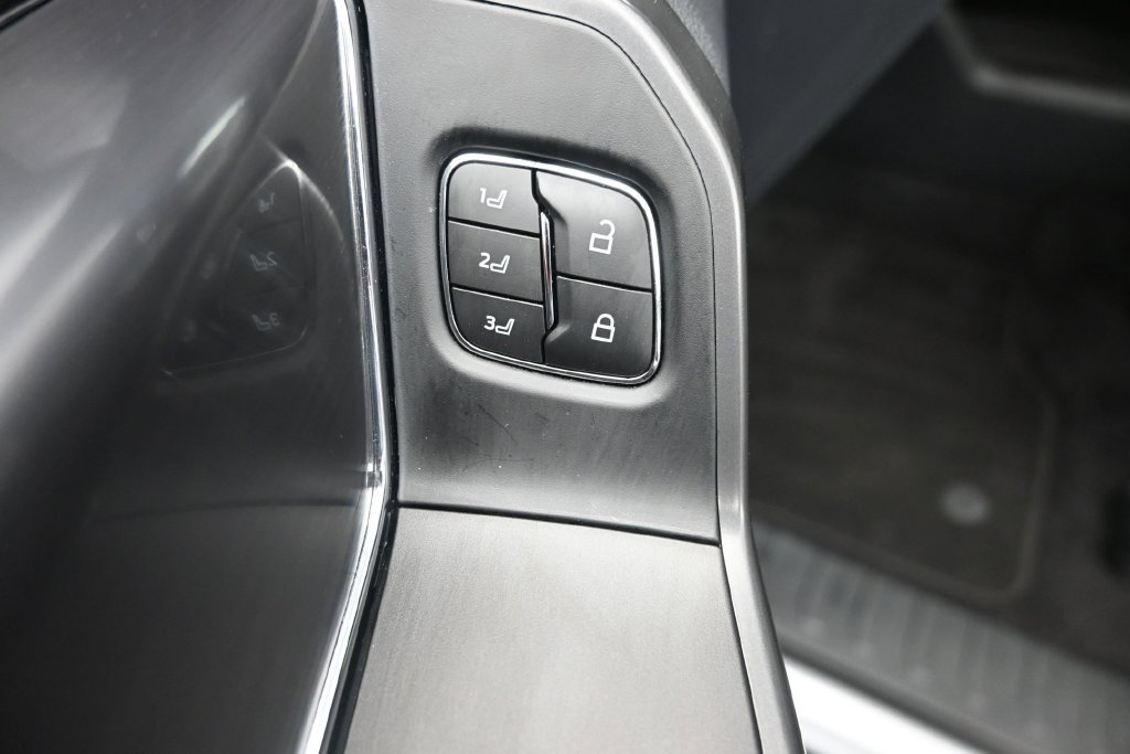 Used 2025 White Ford Lariat image 16
