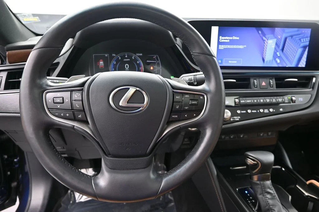 Used 2023  Lexus 350 image 19