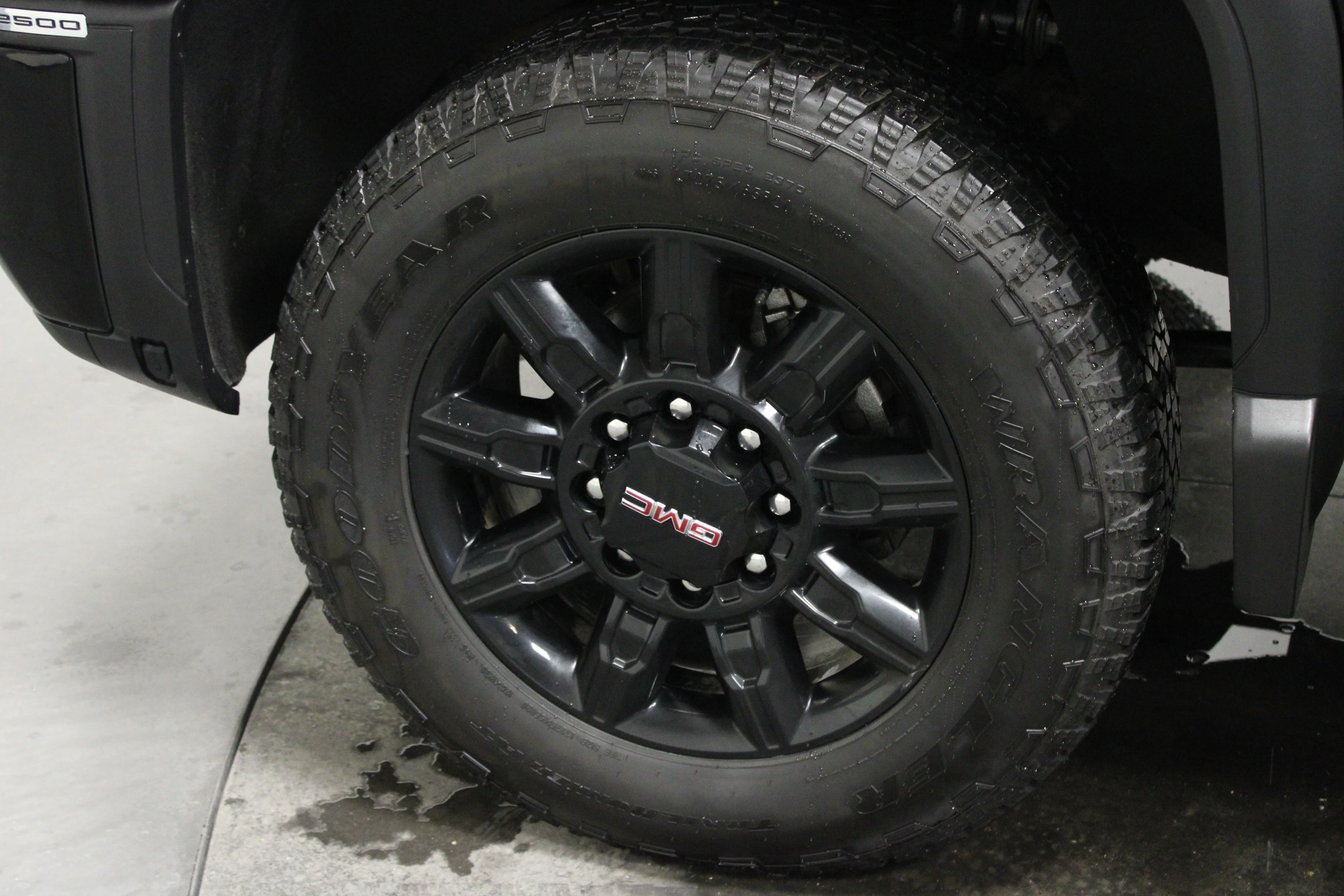 Used 2024 Onyx Black GMC AT4 image 10