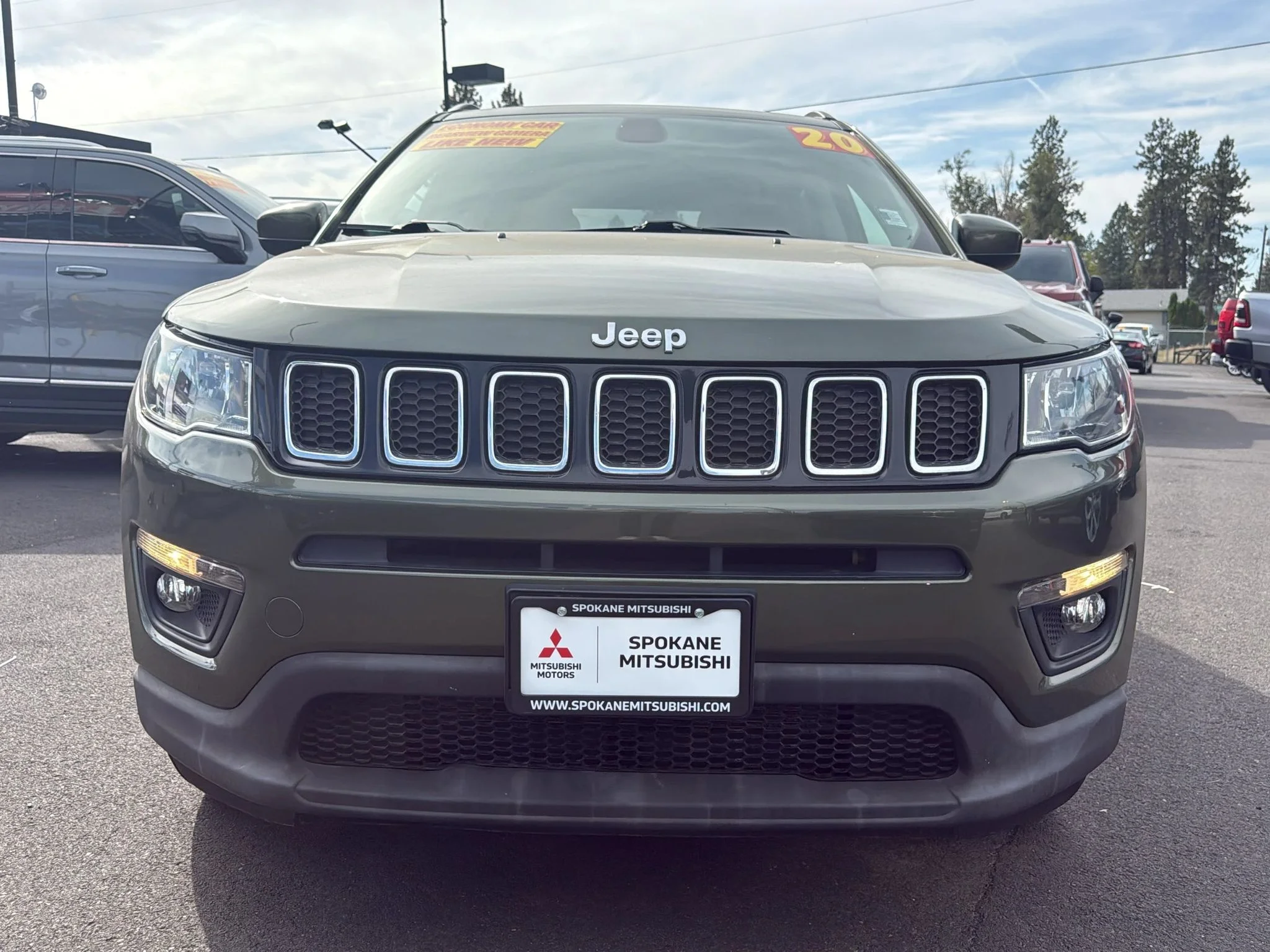 Used 2020 Olive Green Pearlcoat Jeep Latitude image 28