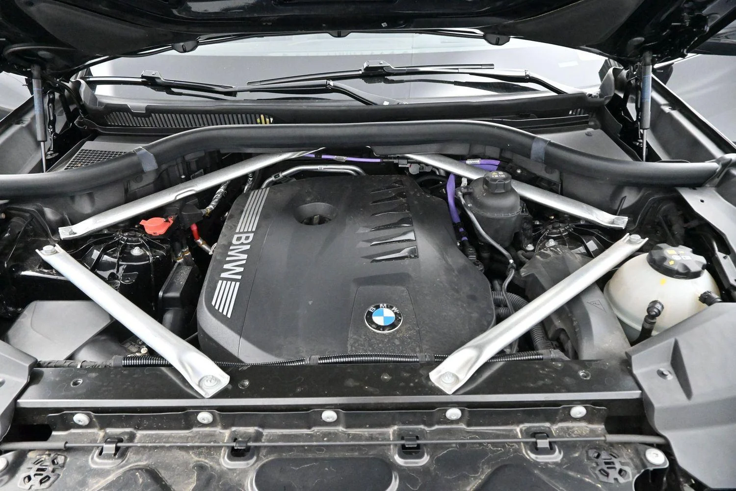 Used 2024 Carbon Black Metallic BMW xDrive40i image 41