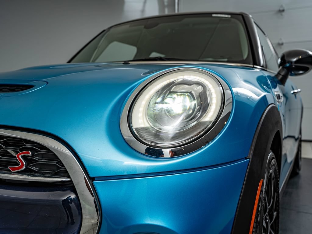 Used 2016 Electric Blue Metallic MINI  image 13