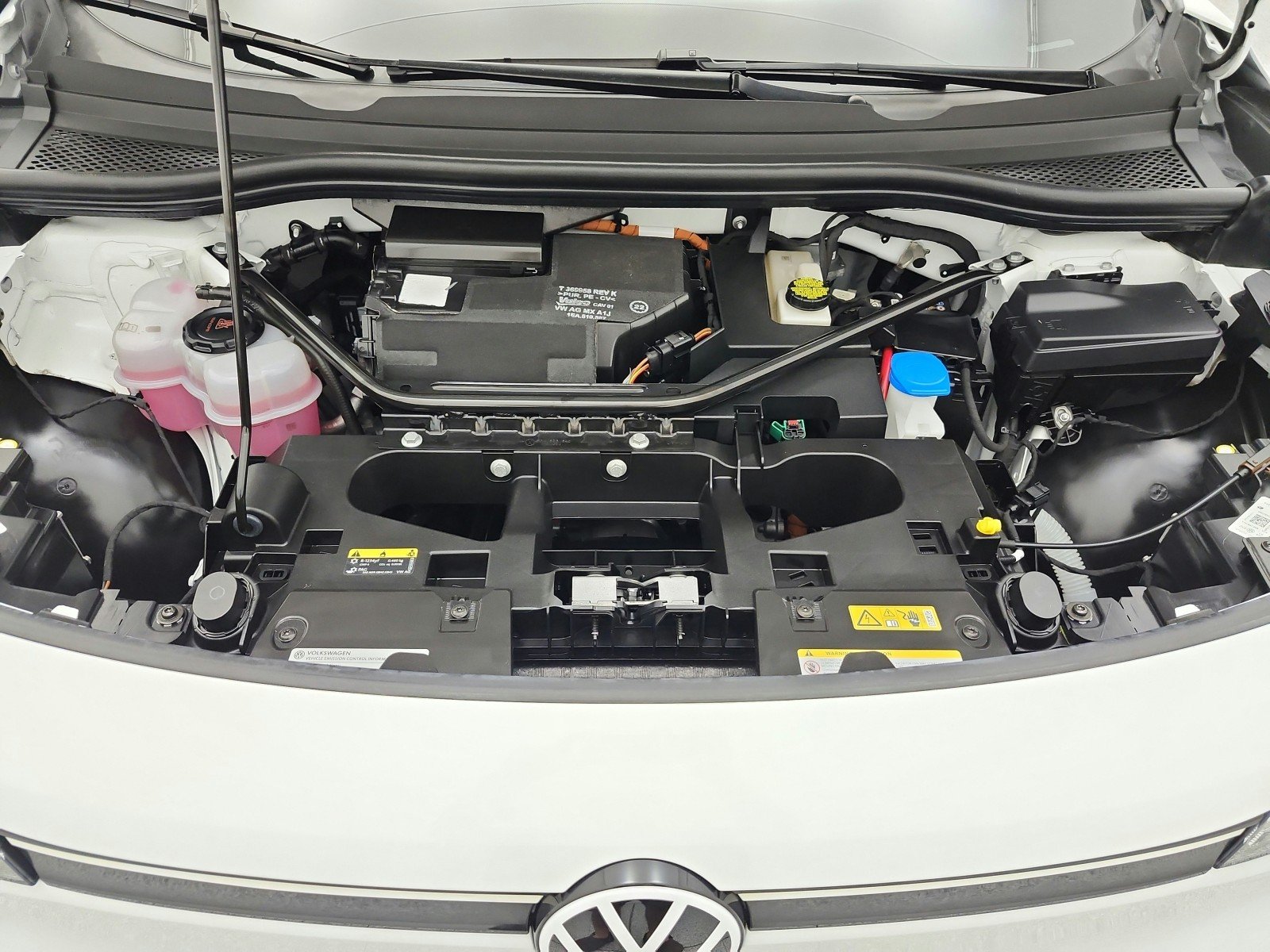 Used 2023 Pure White Volkswagen Pro image 16