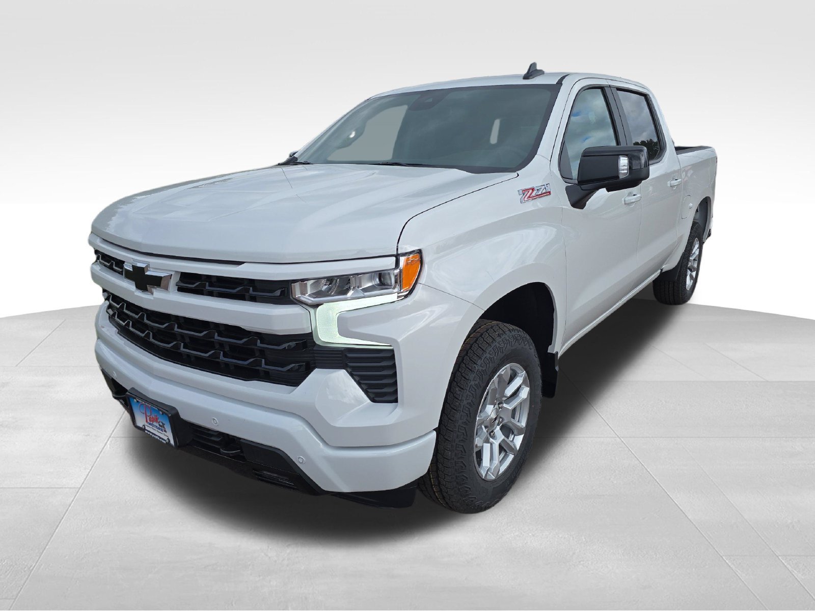 New 2026 Summit White Chevrolet RST image 2