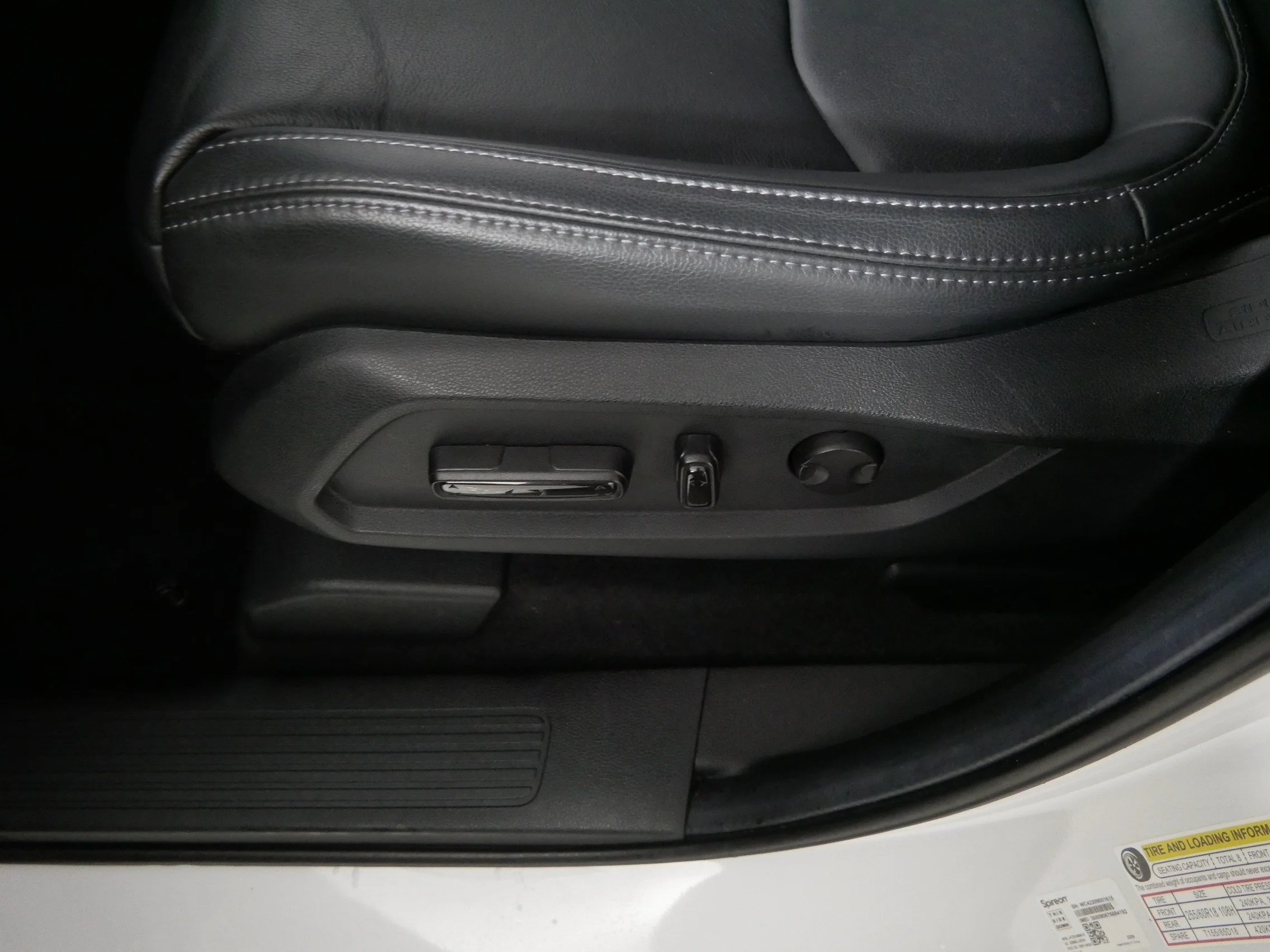 Used 2023 Platinum White Pearl Honda EX-L 8 Passenger image 20