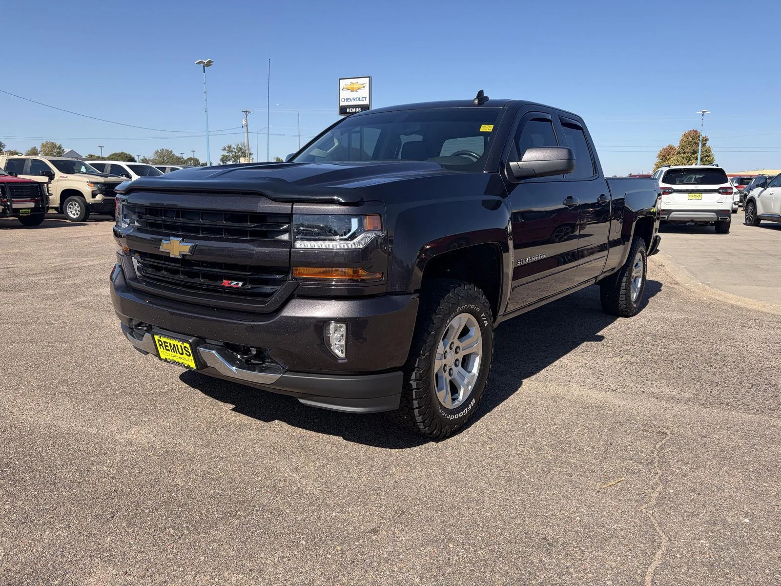Used 2016 TUNGSTEN METALLIC Chevrolet LT image 3