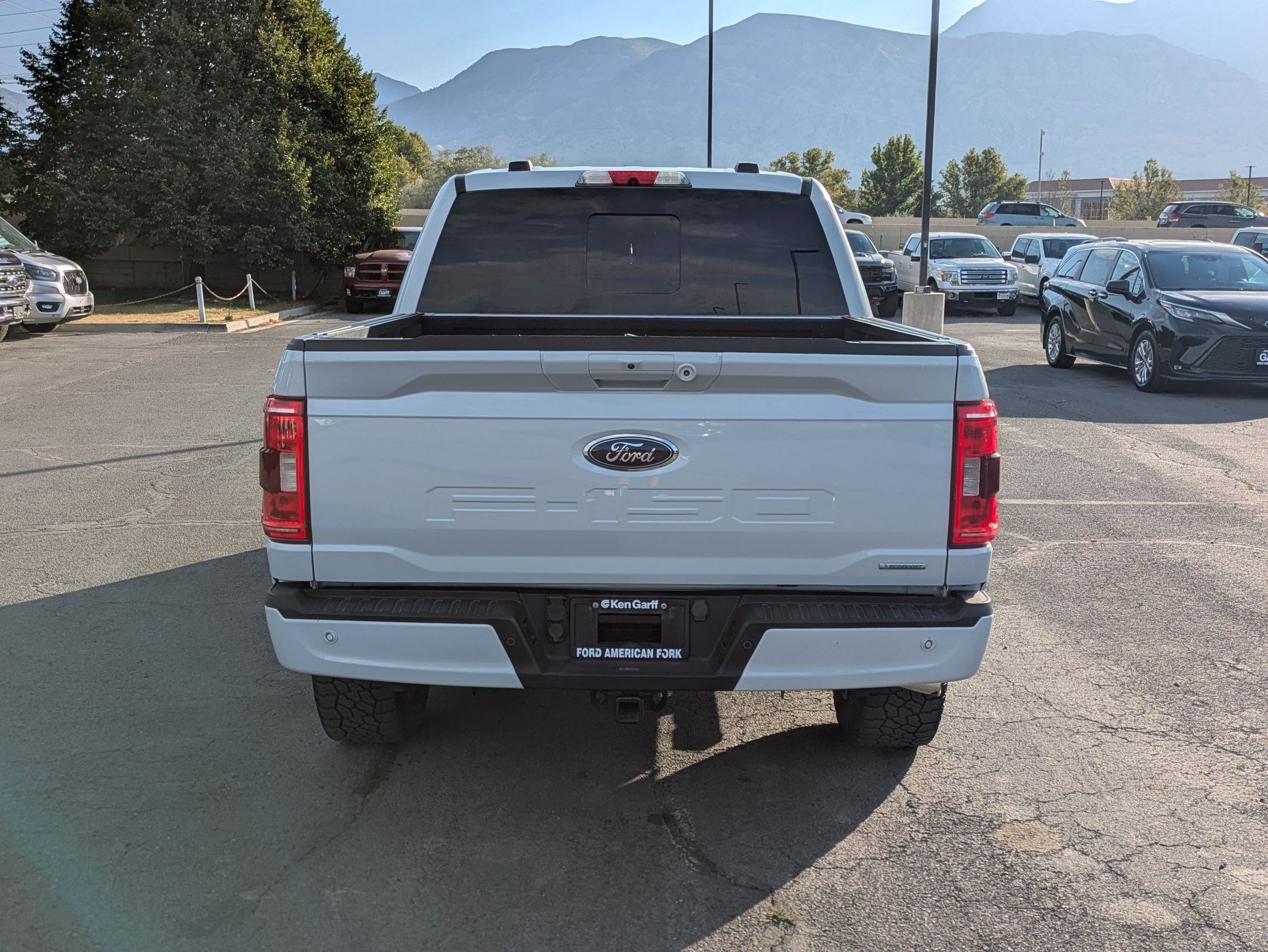 Used 2021 White Metallic Ford XLT image 4