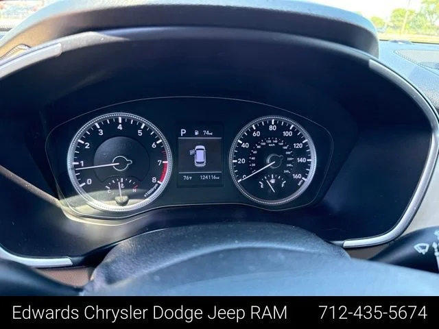 Used 2019 Red Hyundai SE image 19