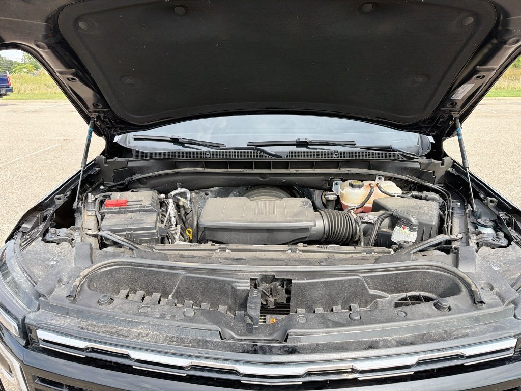Used 2025 Black Chevrolet High Country image 35