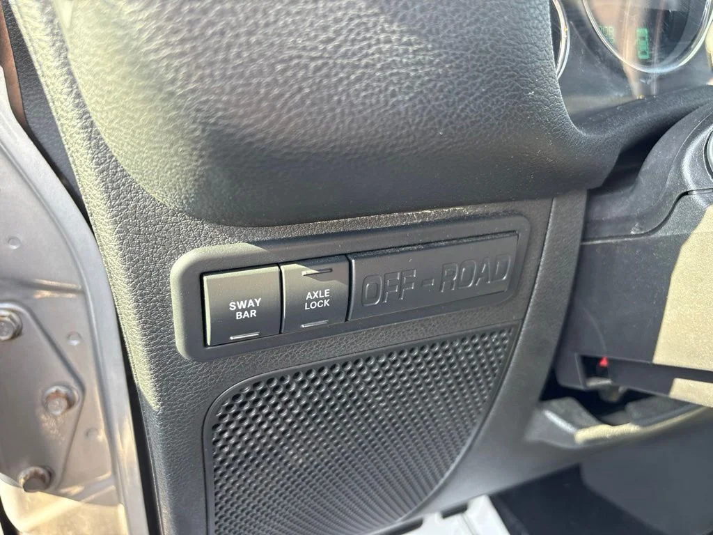 Used 2015 Silver Jeep Rubicon image 16
