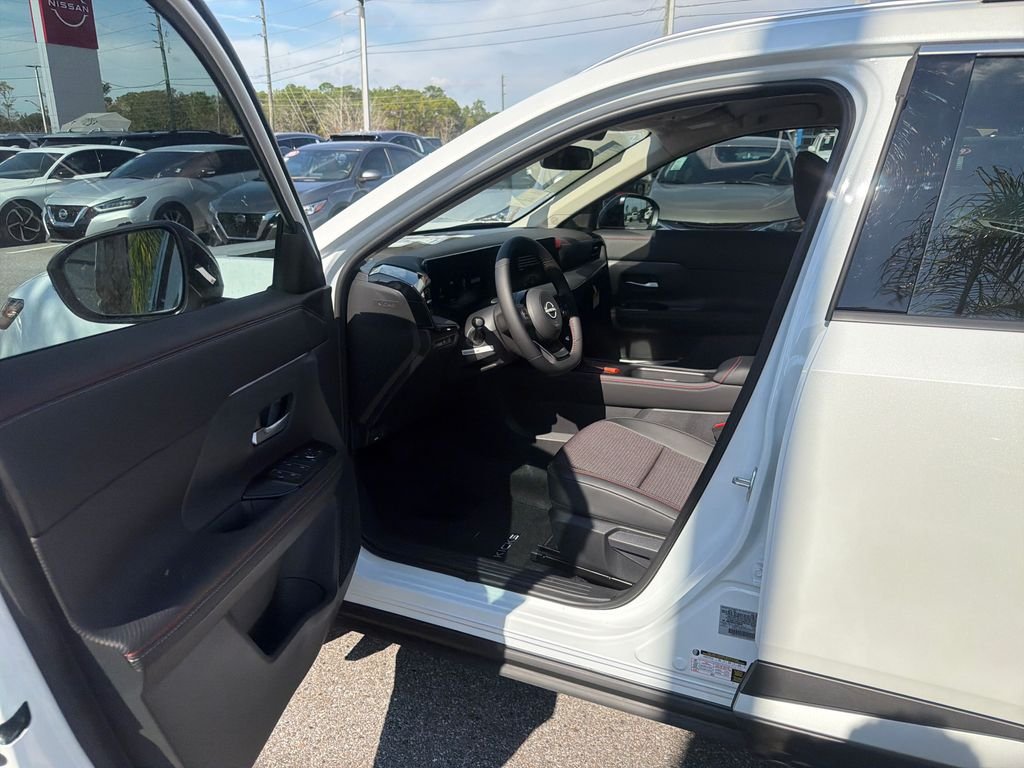 New 2026 Nissan Kicks SR 4D Sport Utility