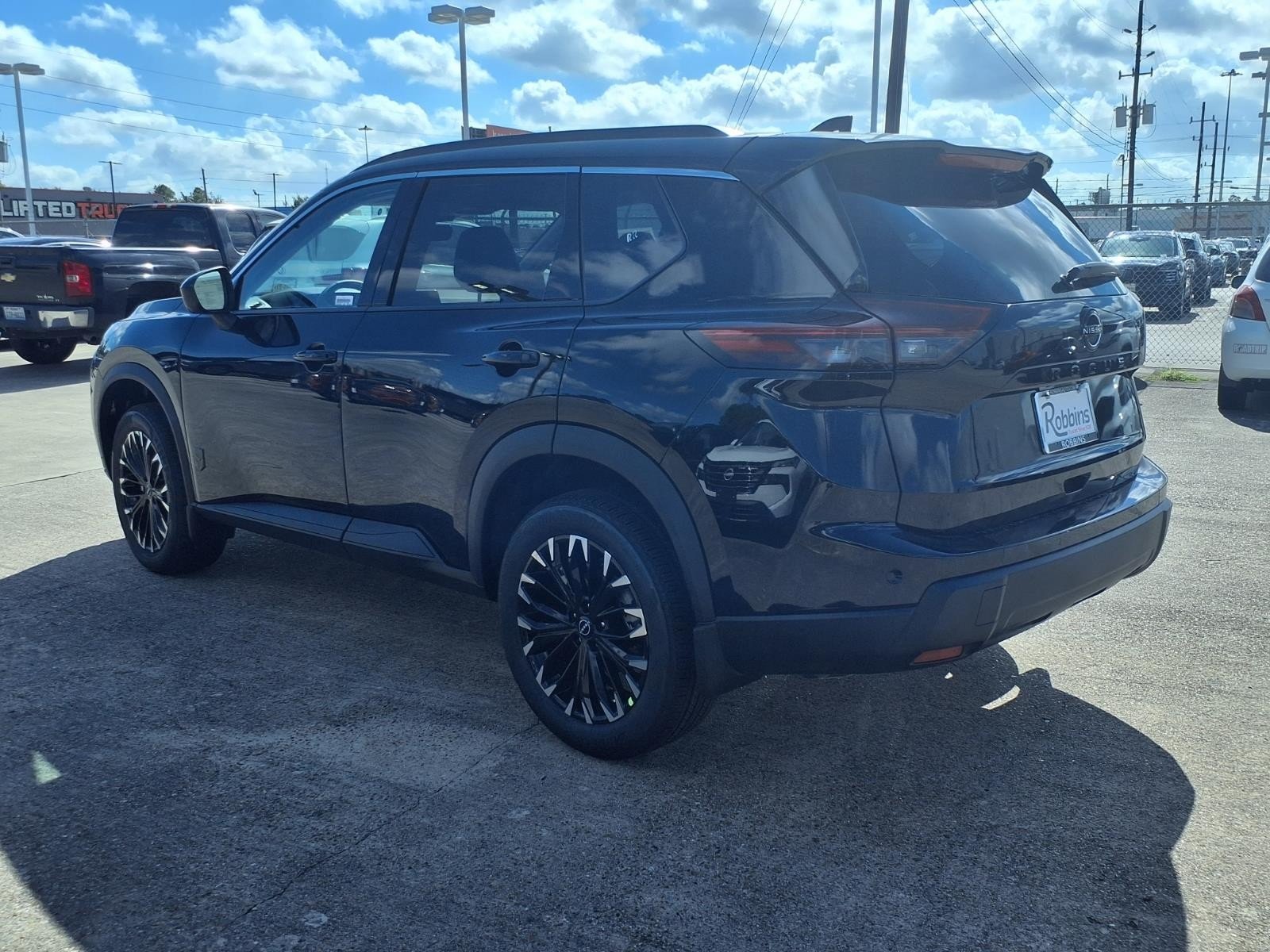 2026 Nissan Rogue photo 4 of 24