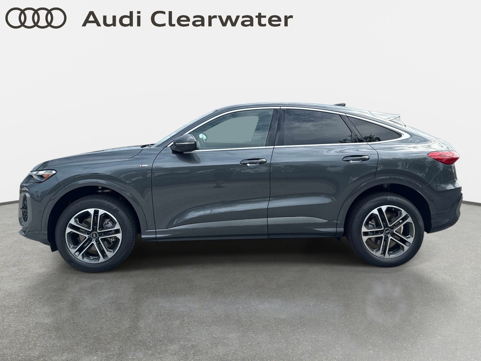 New 2026 Daytona Gray Pearl Effect Audi Premium image 2