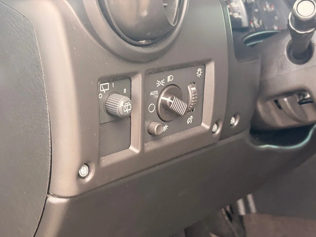 Used 2006 Black HUMMER Base image 21