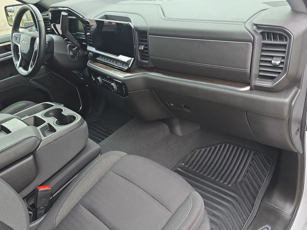 Used 2023 Summit White Chevrolet LT image 30