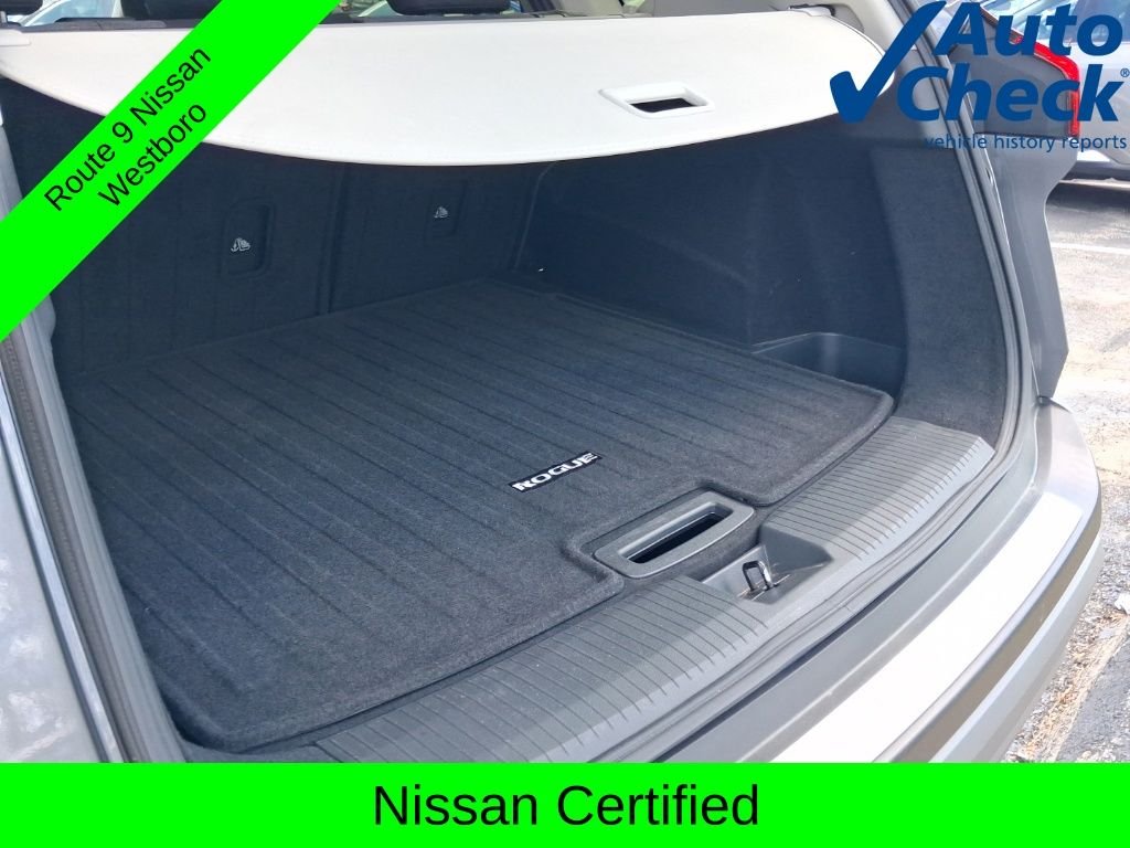 Used 2023 Gray Nissan SV image 11