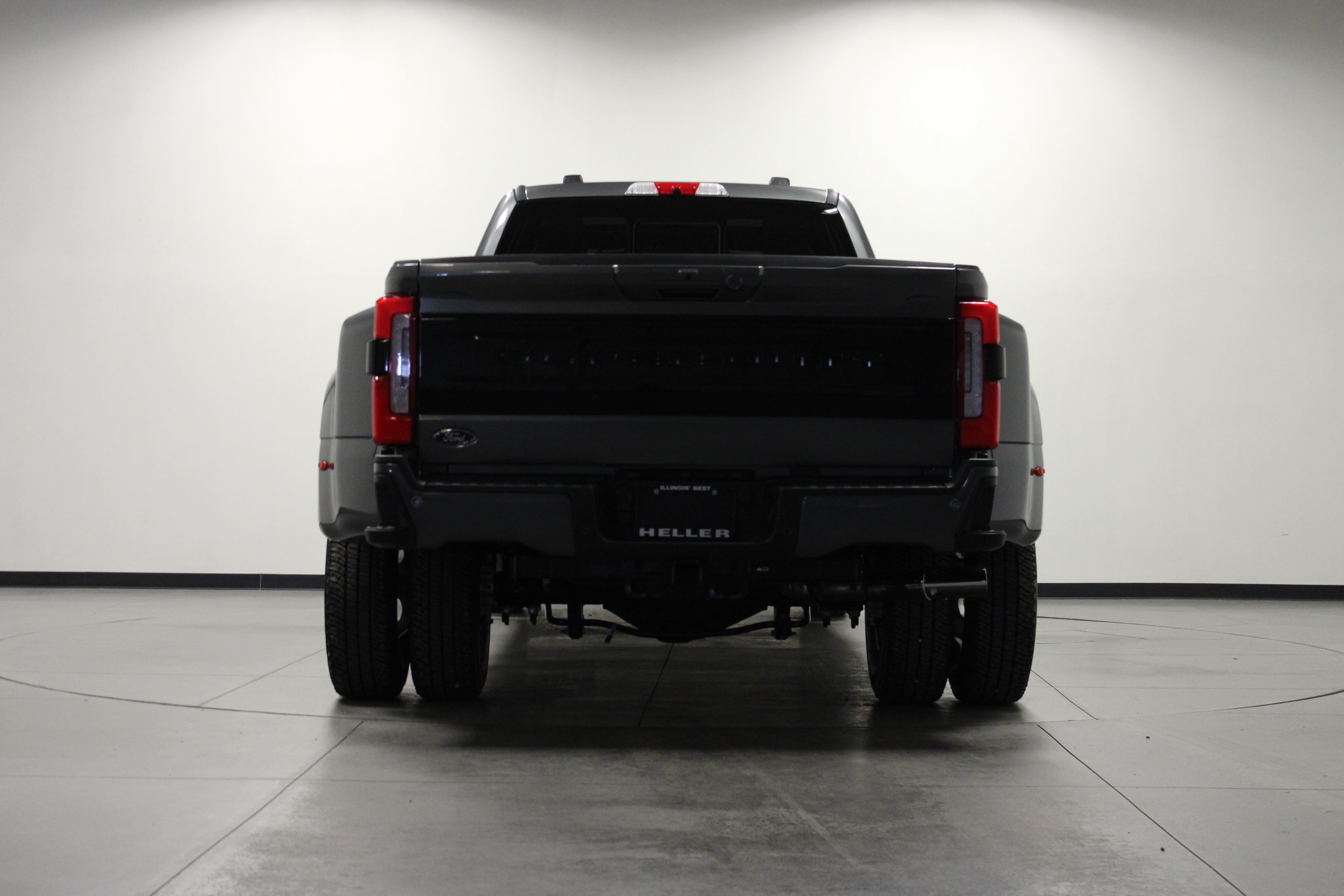 New 2026 Carbonized Gray Metallic Ford Platinum image 5