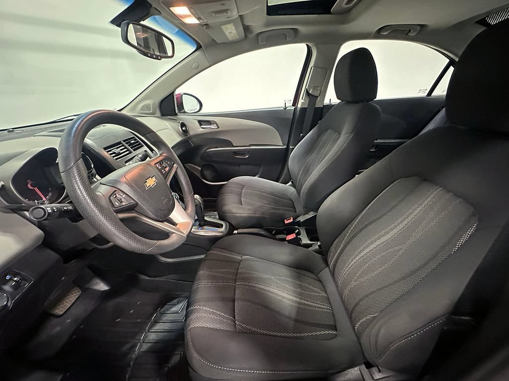 Used 2014 DEEP MAGENTA METALLIC Chevrolet LT image 3