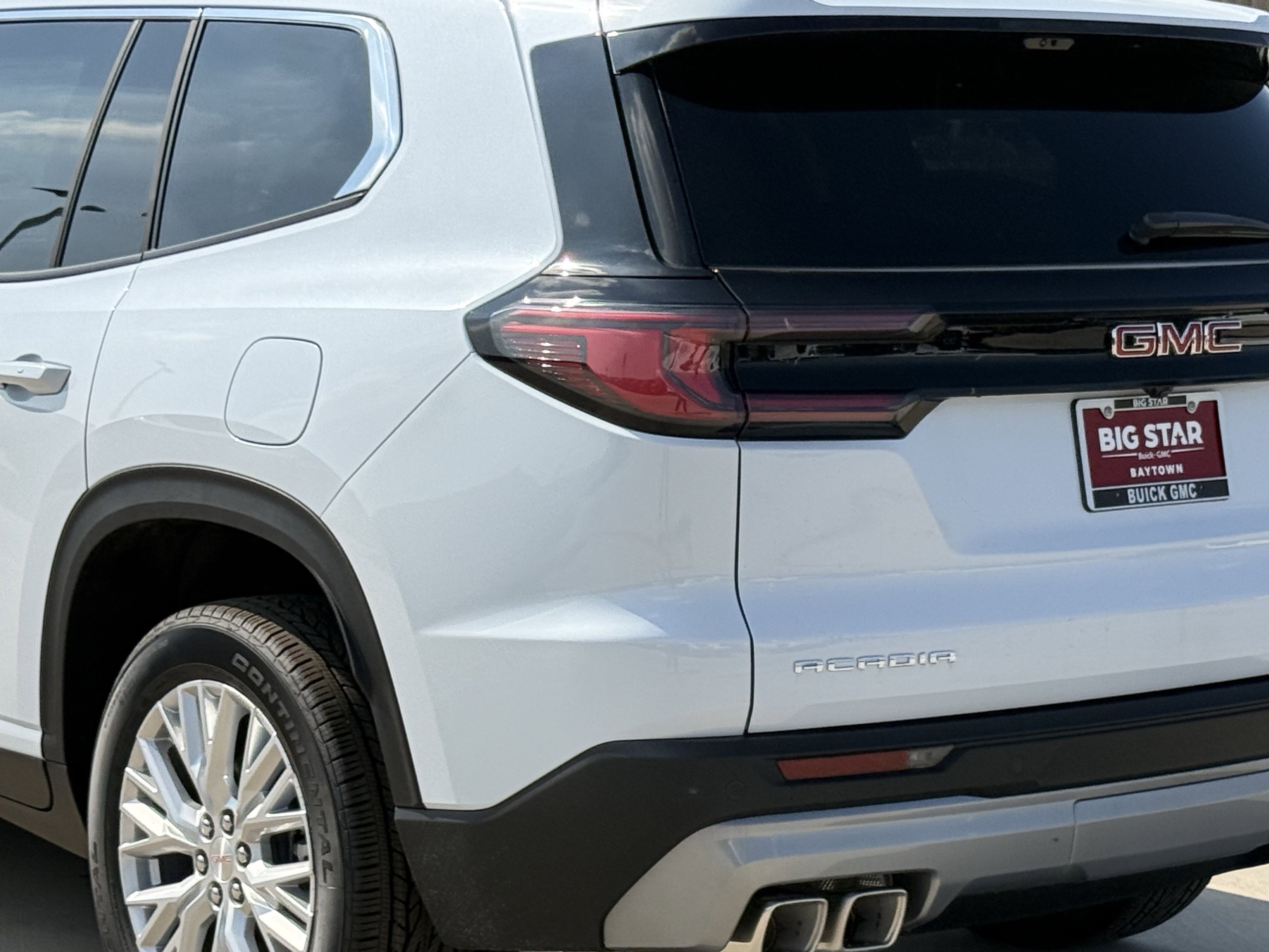 New 2026 Glacier White Tricoat GMC Elevation image 9