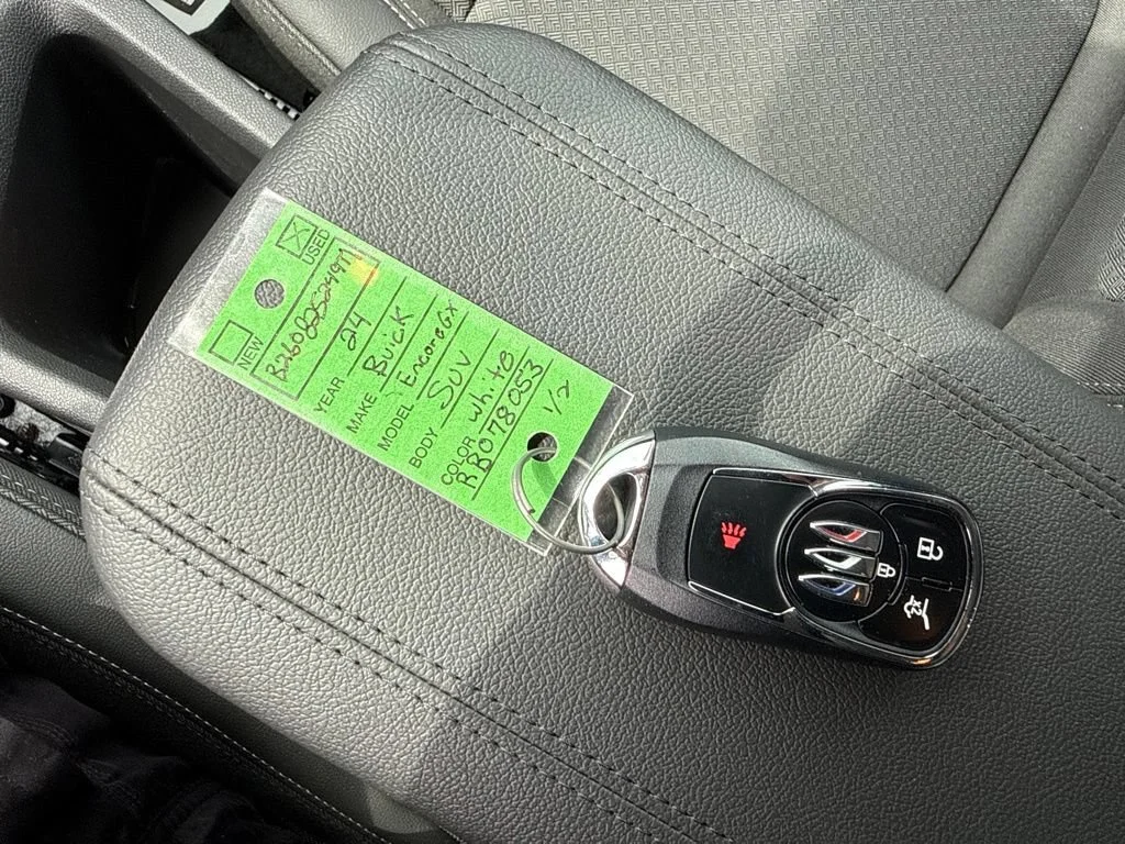 Used 2024 Summit White Buick Preferred image 33