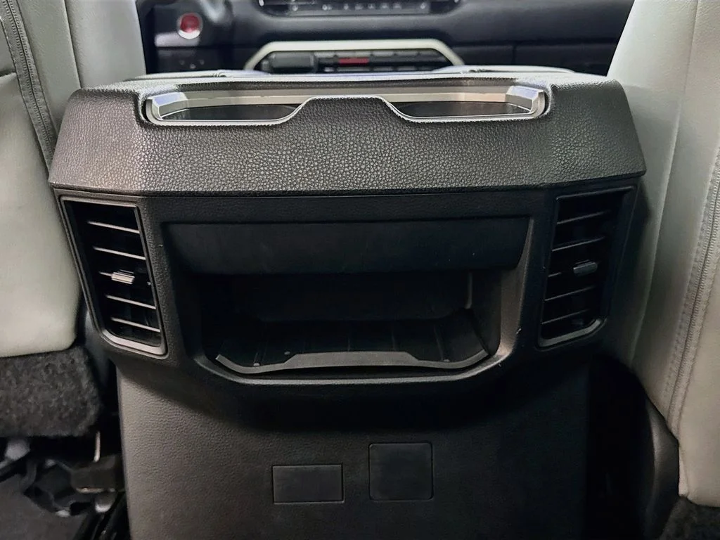 Used 2022  Toyota SR5 image 31