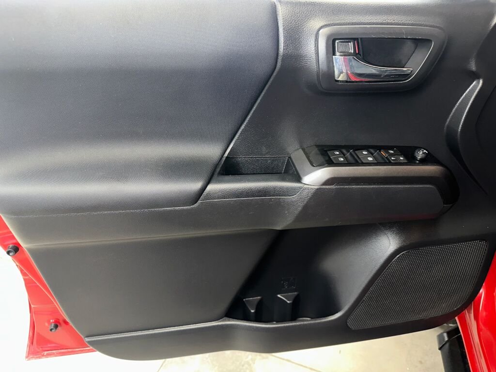2023 Toyota Tacoma TRD Off Road - Photo 8