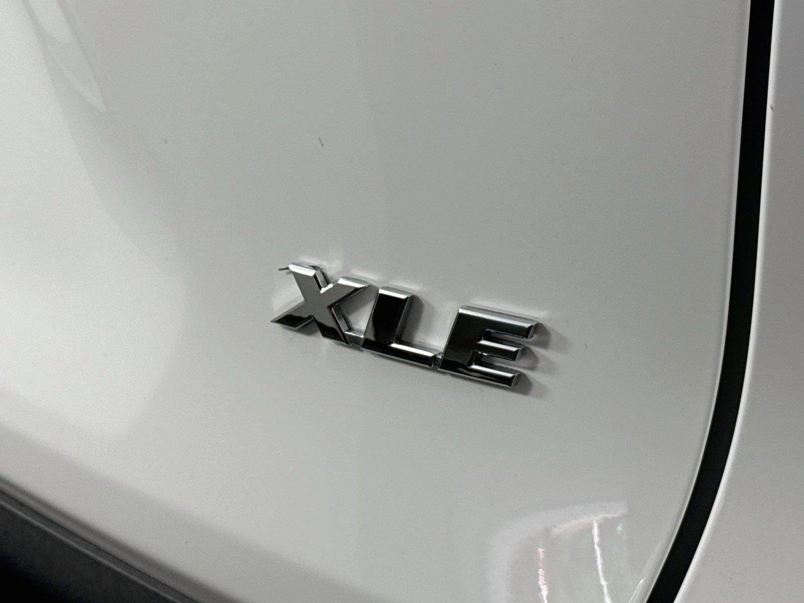 Used 2025 Ice Cap Toyota XLE image 14