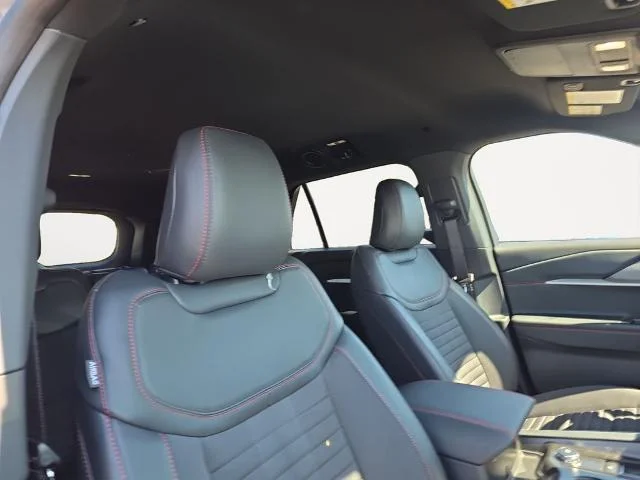 New 2026 Carbonized Gray Metallic Ford ST-Line image 31
