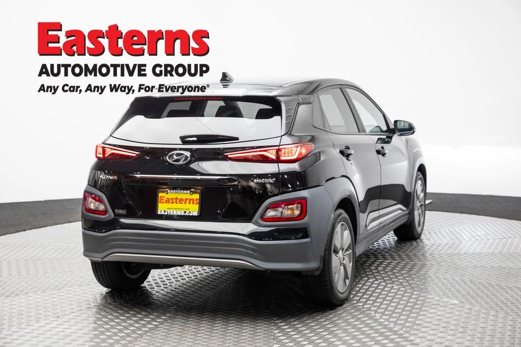 Used 2021 Black Hyundai Ultimate image 5