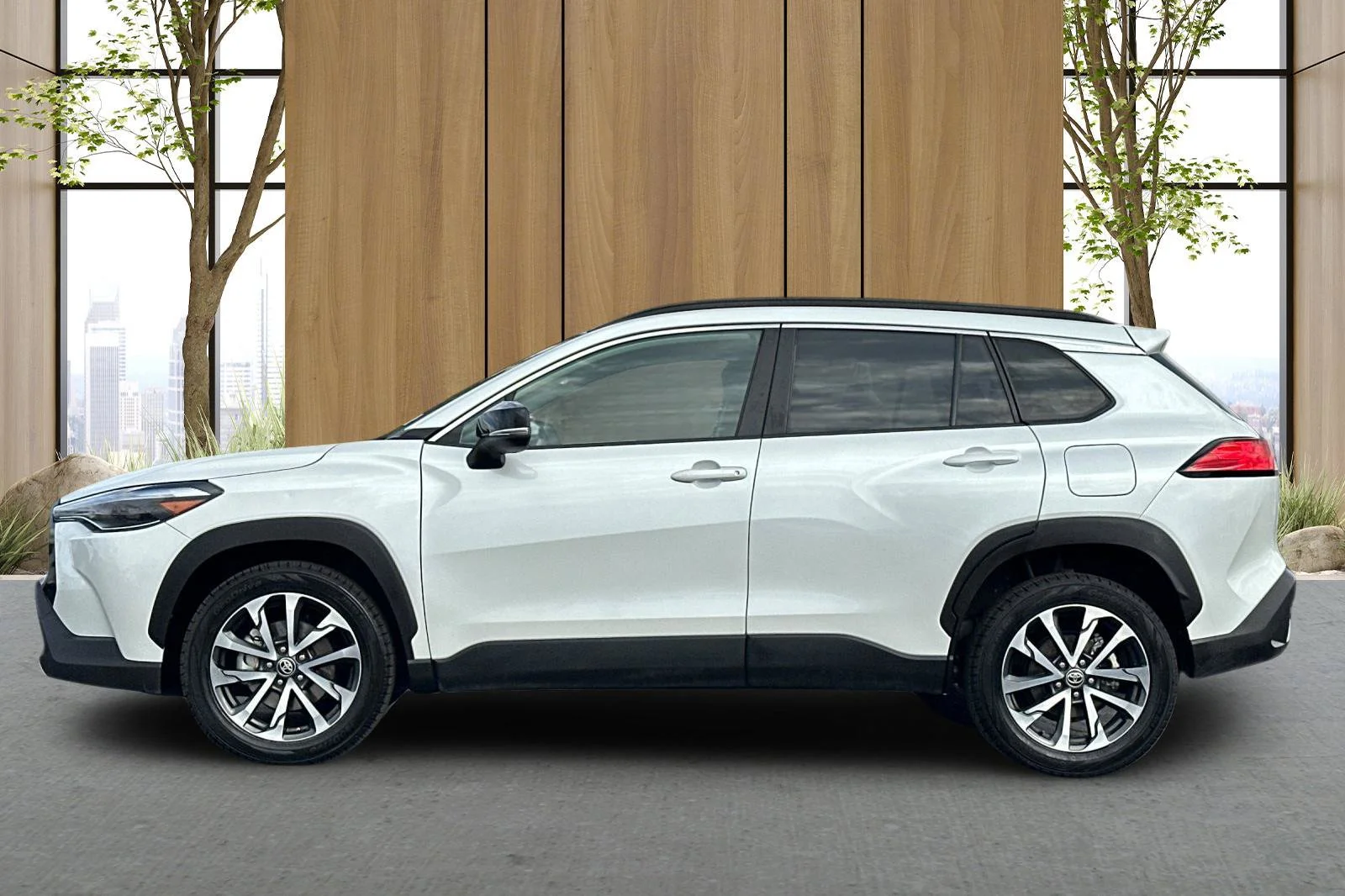 Used 2025 White Toyota XLE image 7