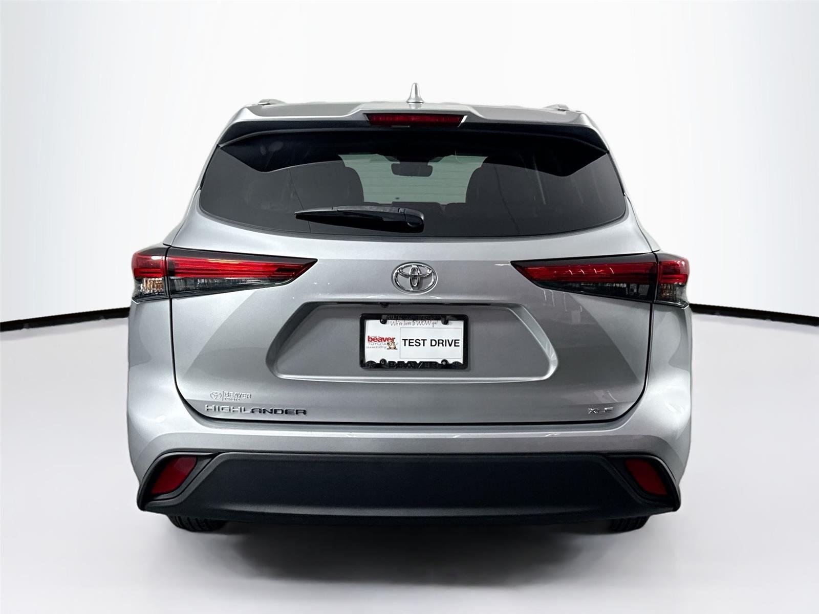 Used 2022 Celestial Silver Metallic Toyota XLE image 11
