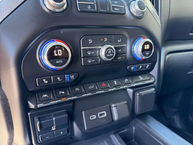 Used 2020 Black GMC Denali image 21
