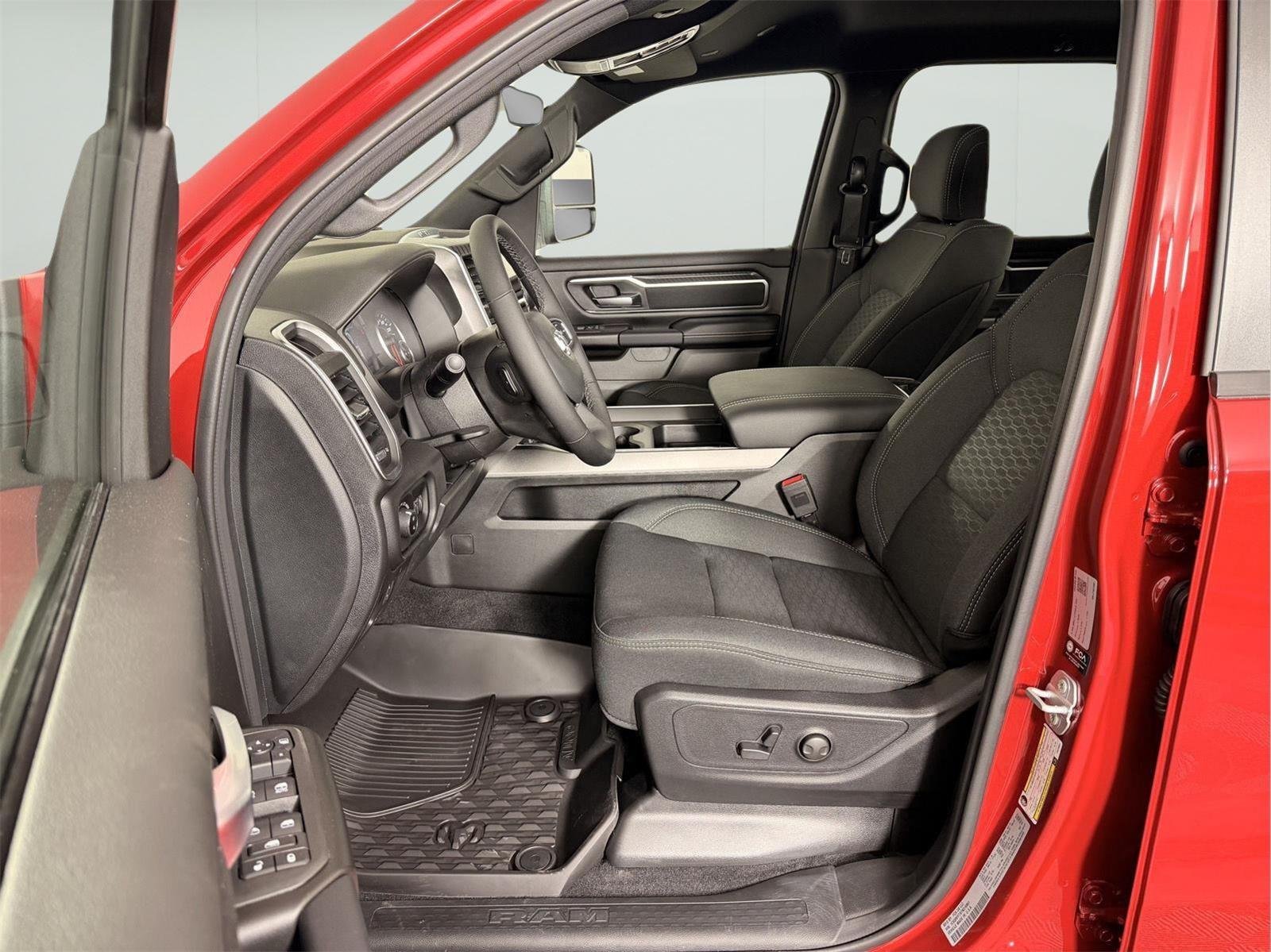 New 2026 Molten Red Pearl-Coat Exterior Paint RAM Big Horn image 13