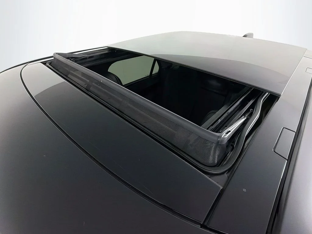 Used 2026 Black Land Rover SV image 23