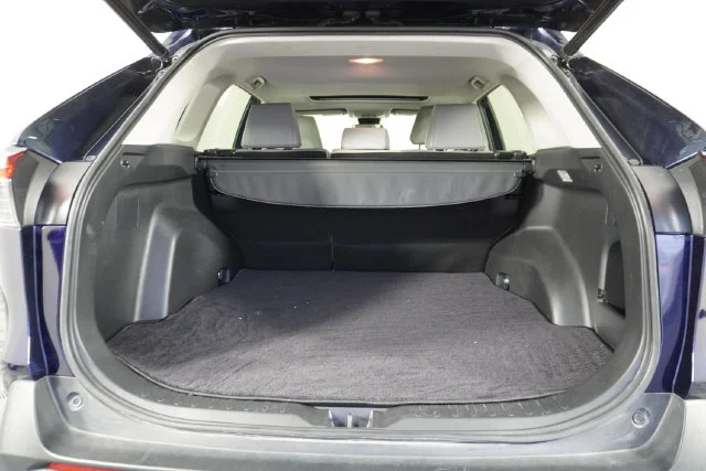Used 2021 Blue Toyota XLE Premium image 37