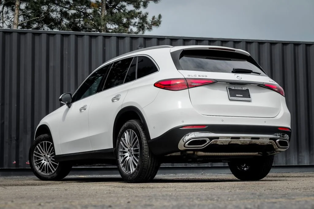 New 2026 Polar White Mercedes-Benz GLC 300 image 34