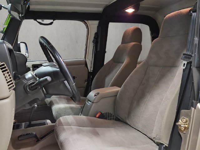Used 2004 Beige Jeep Sport image 12